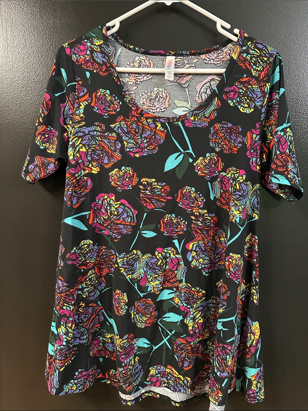 LuLaRoe Black Multicolor Floral Scoop Neck Tee
